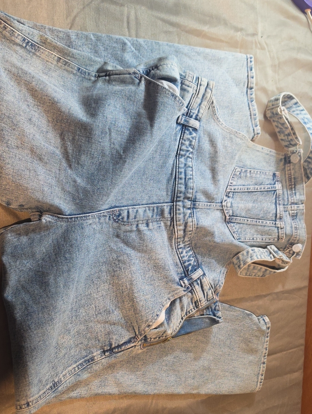 Old Navy Women's Light Blue Denim Relaxed Overalls